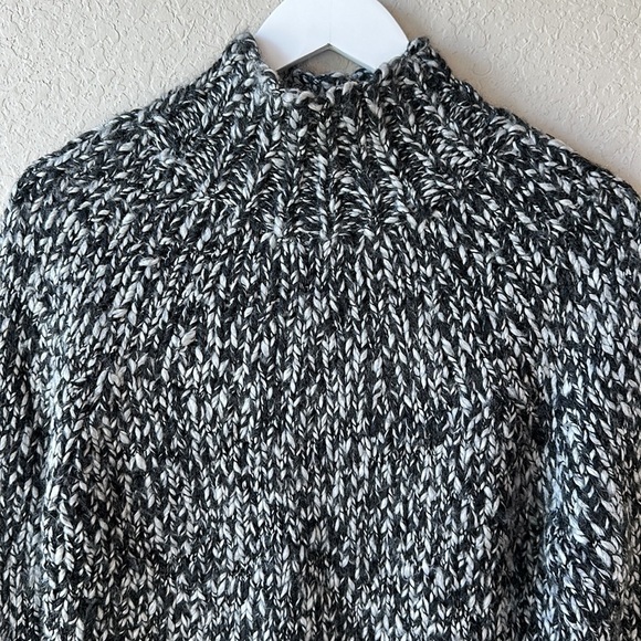 I.N.C. International Concepts Chunky Knit Turtleneck Sweater Size Medium - Picture 2 of 11